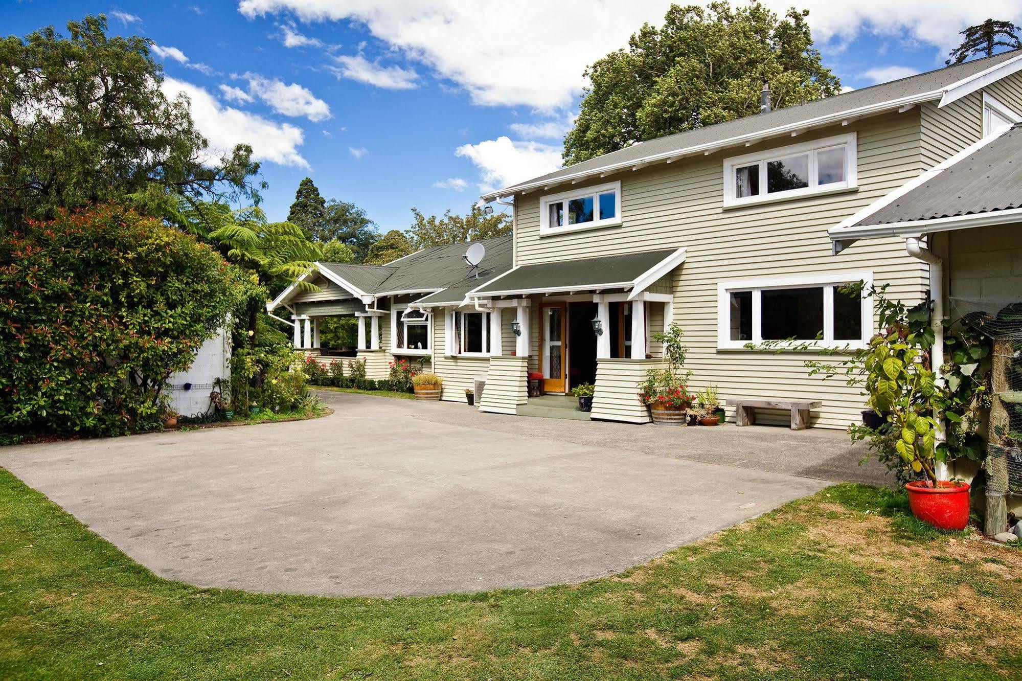 Tresco Blenheim Aparthotel Exterior photo